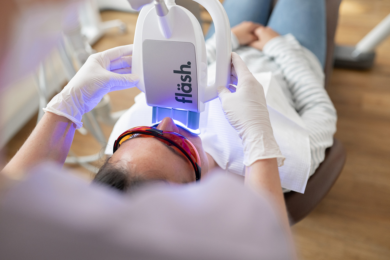 Professionelle Zahnaufhellung (Bleaching) bei Zahnmedizin Eppendorf