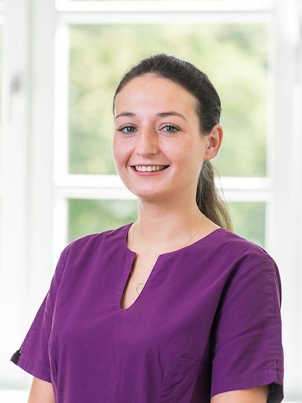 Katharina Villanueva - Assistenz